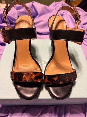 ANTONIO MELANI - MICAA - Black Leather Heels with Leopard-Print Front Strap